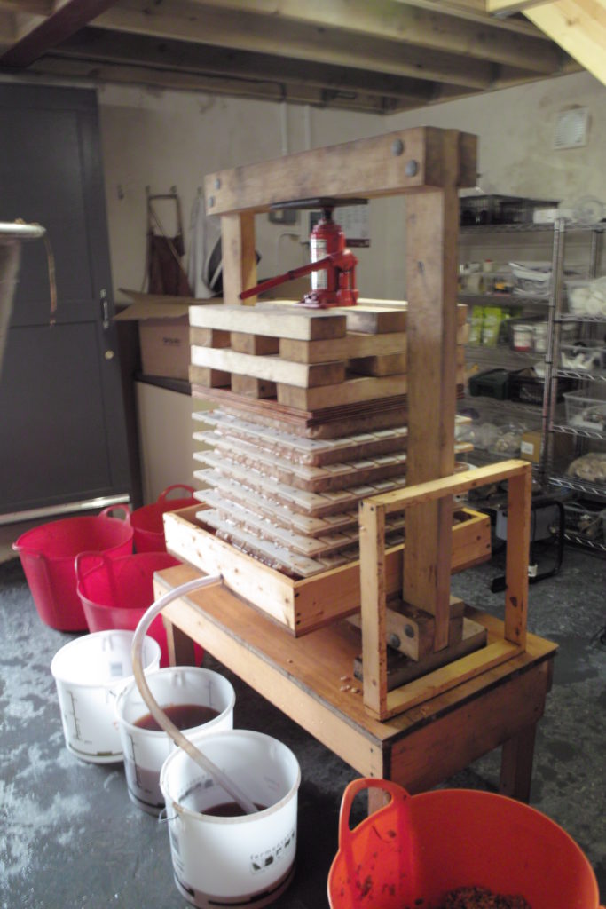 3 Photograph of my second homemade oak press